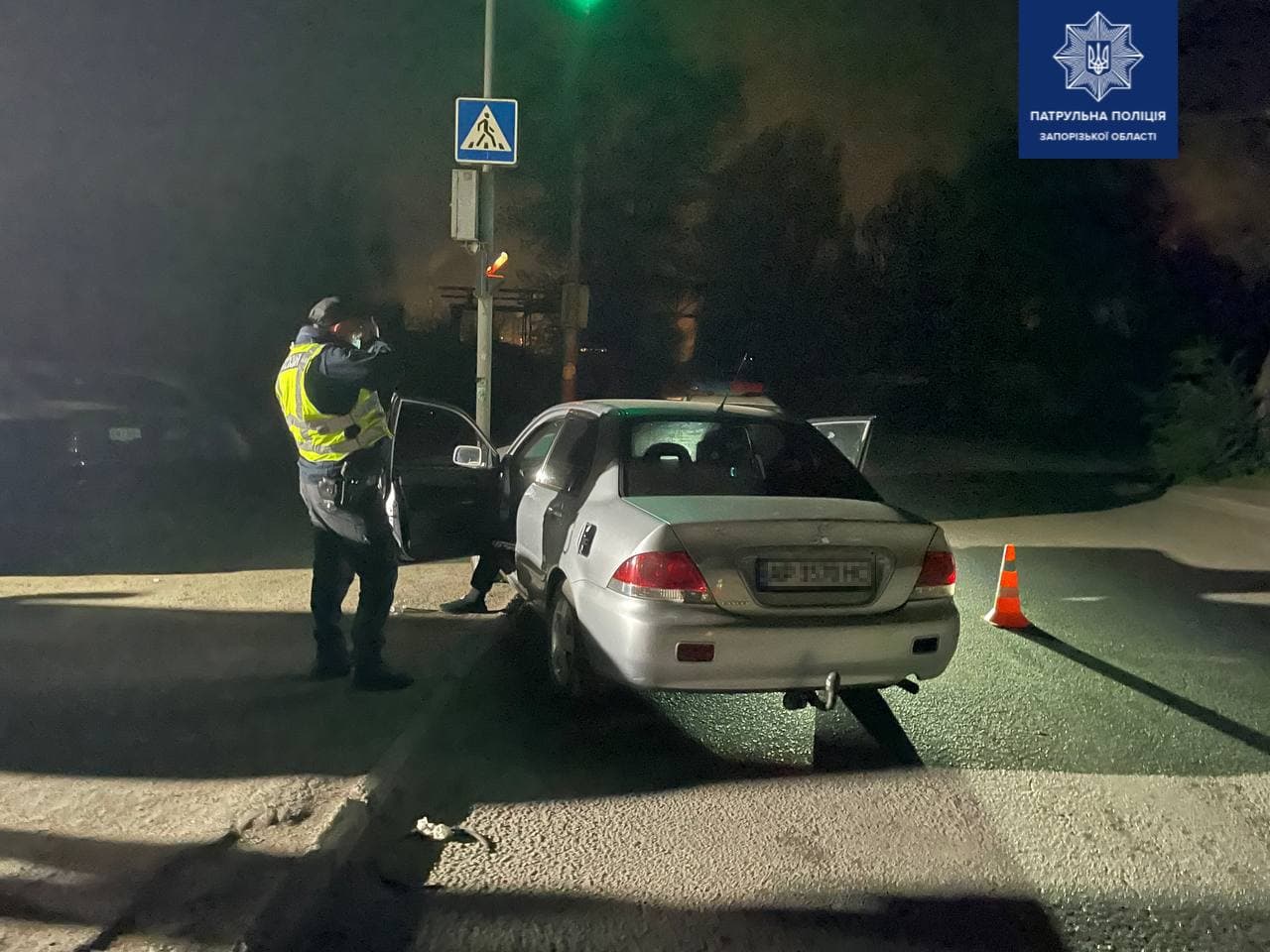 В Запорожье водитель иномарки, будучи “под кайфом”, врезался в столб (ФОТО)