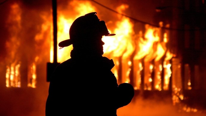 В Мелитополе рано утром на пожаре спасли восемь человек, трое из которых – дети (ФОТО)