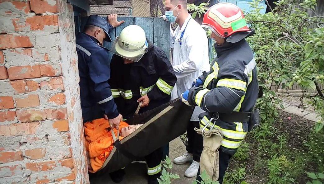 В Запорожской области женщина упала в погреб и не могла самостоятельно выбраться (ФОТО)