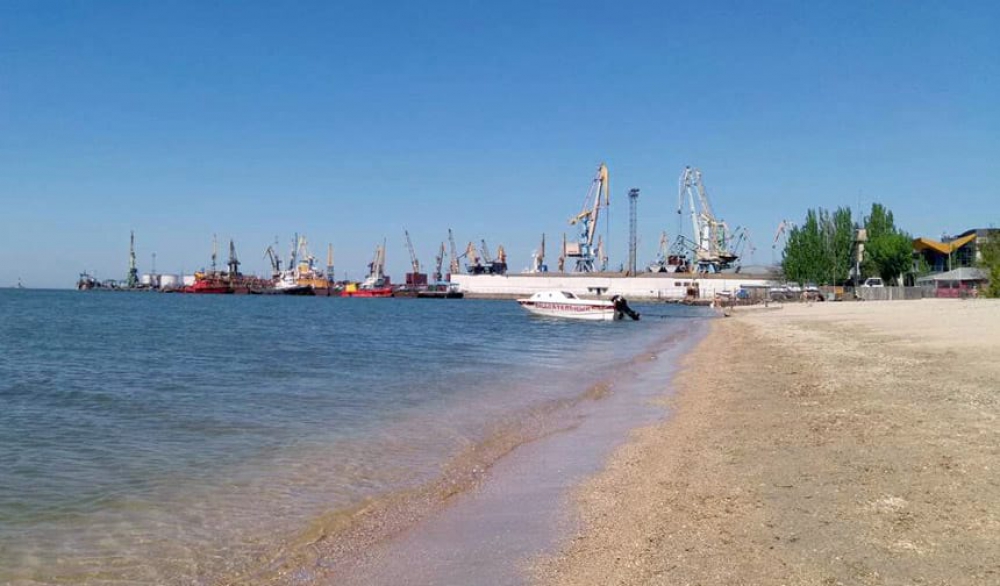 Специалисты рекомендуют воздержаться от купания в Азовском море