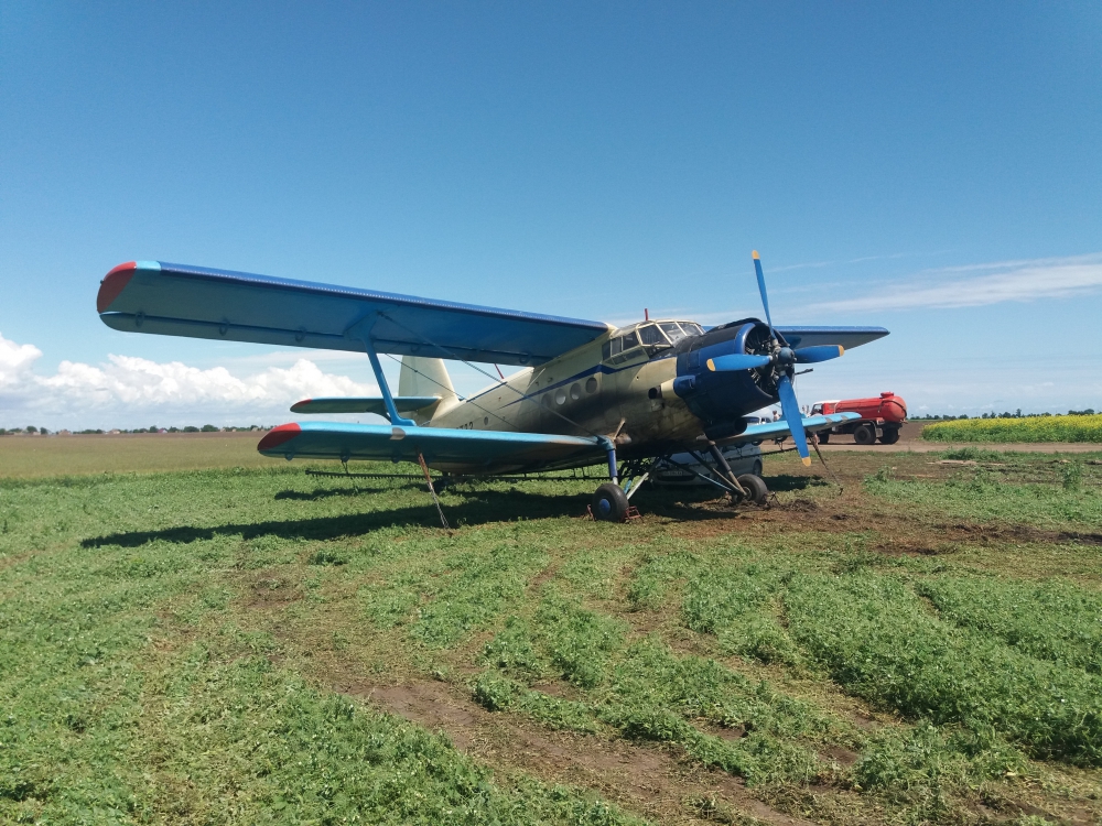 Поля в Запорожской области обрабатывали с самолёта с нарушениями (ФОТО)