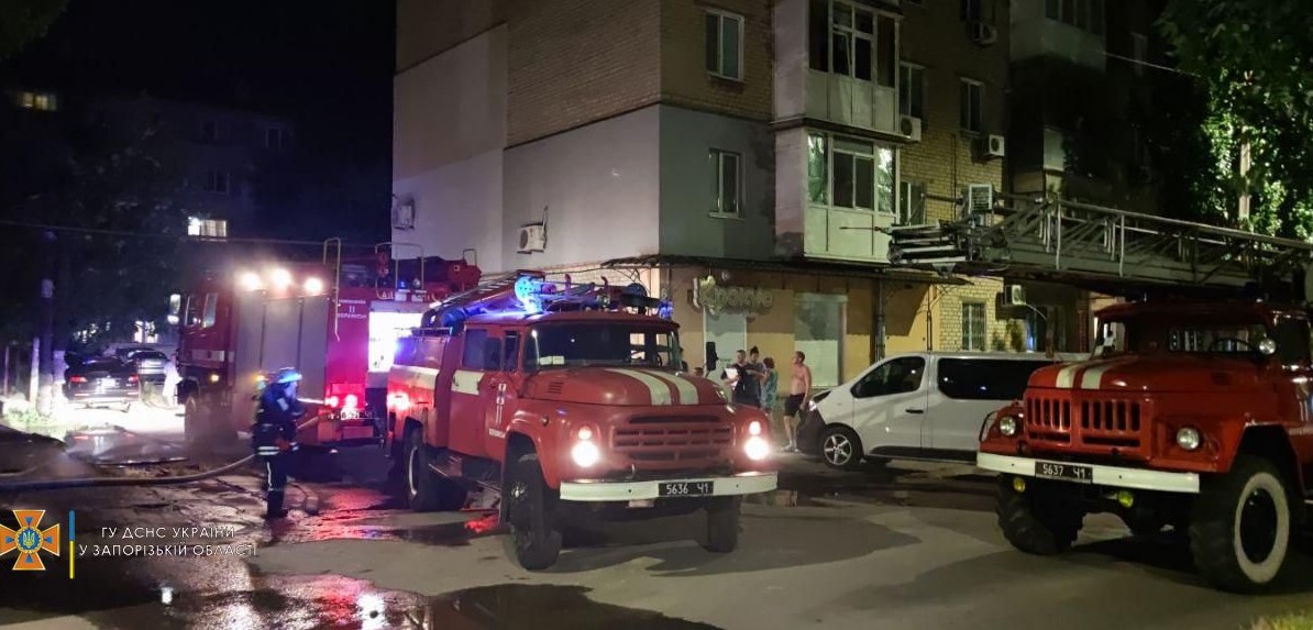 В курортном городе Запорожской области в результате пожара пострадал владелец одной из квартир многоэтажки (ФОТО)