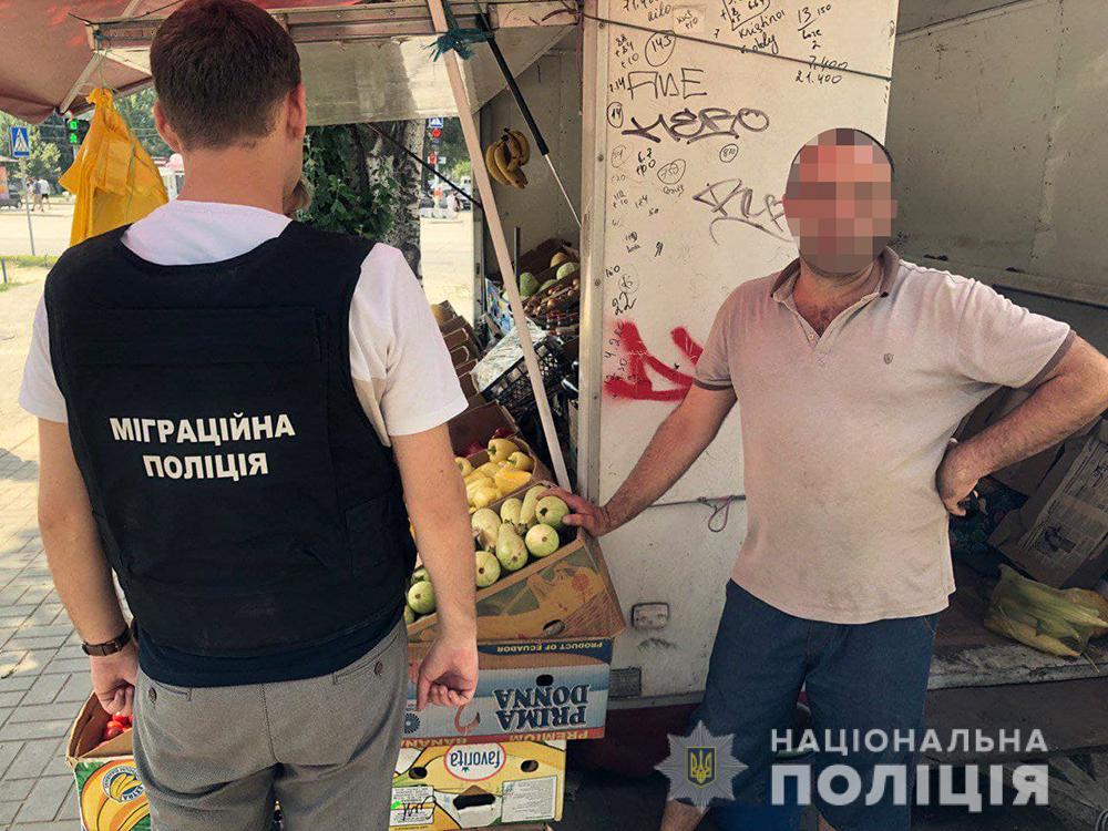 В Кирилловке обнаружили троих рабочих-нелегалов (ФОТО)