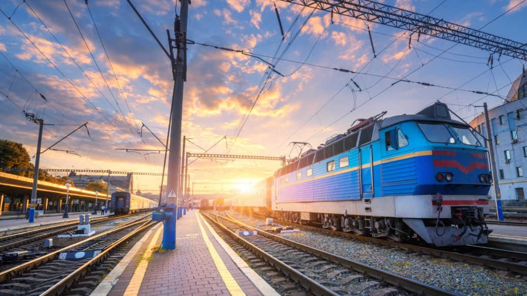 Для удобства пассажиров Укрзализныця меняет расписание движения запорожского пригородного поезда