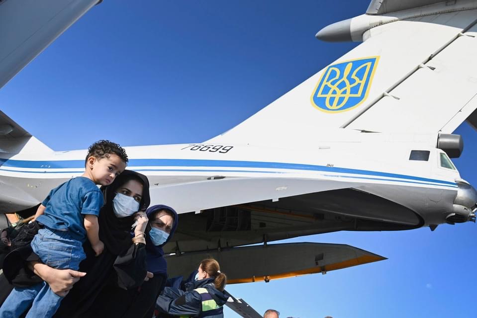 Мелитопольский самолёт эвакуировал из Афганистана 83 человека (ФОТО)