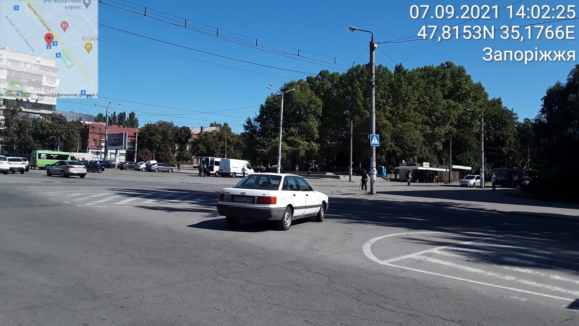 В Запорожье инспекторы продолжают штрафовать водителей за нарушение ряда правил парковки (ФОТО)