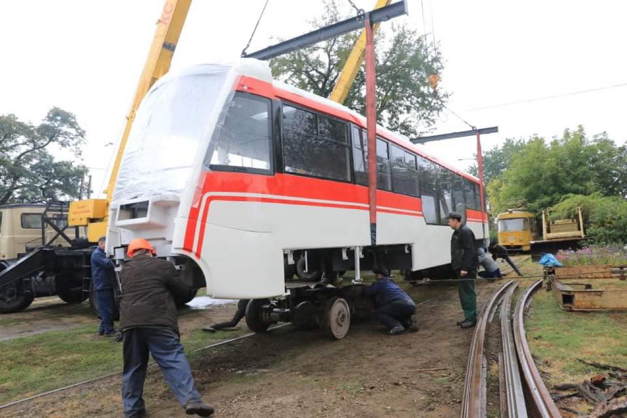 В Запорожье до конца года планируется выпустить на маршрут еще три вагона трамвая собственного производства (ФОТО)