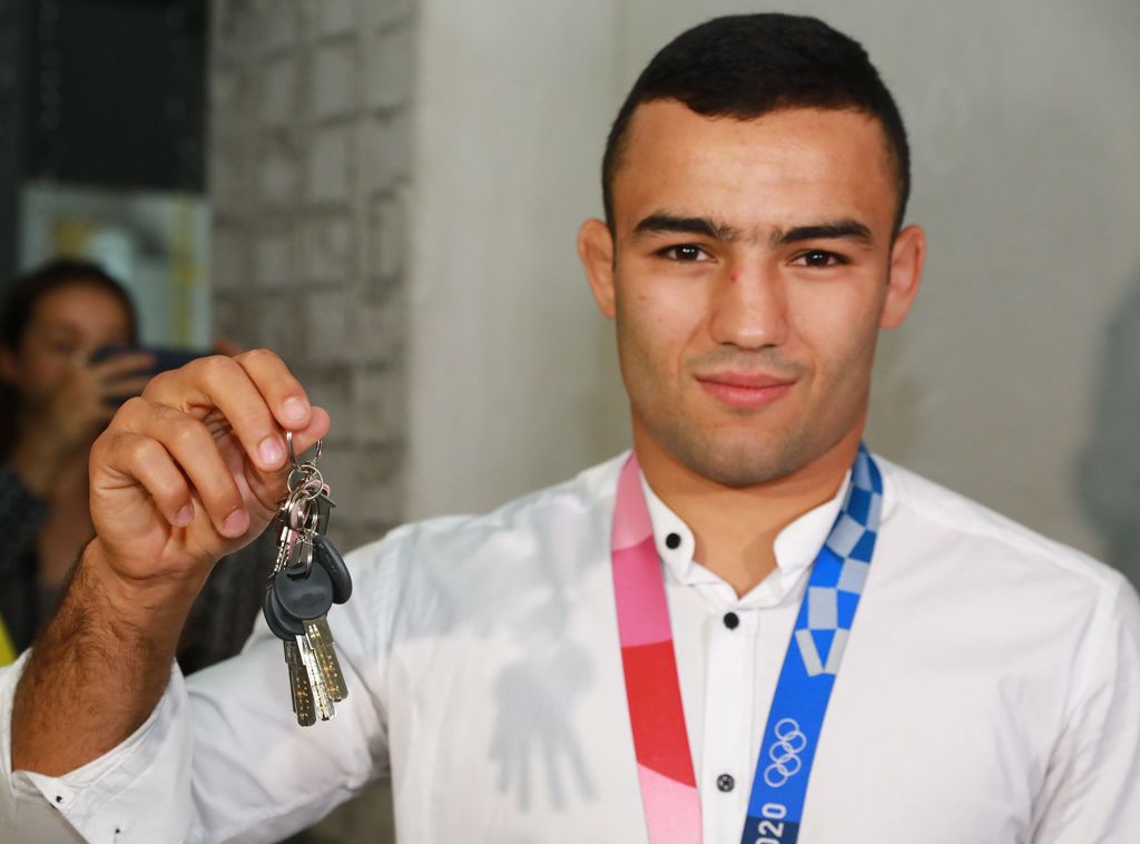 Запорожскому призёру Олимпийских игр вручили ключи от квартиры (ФОТО)