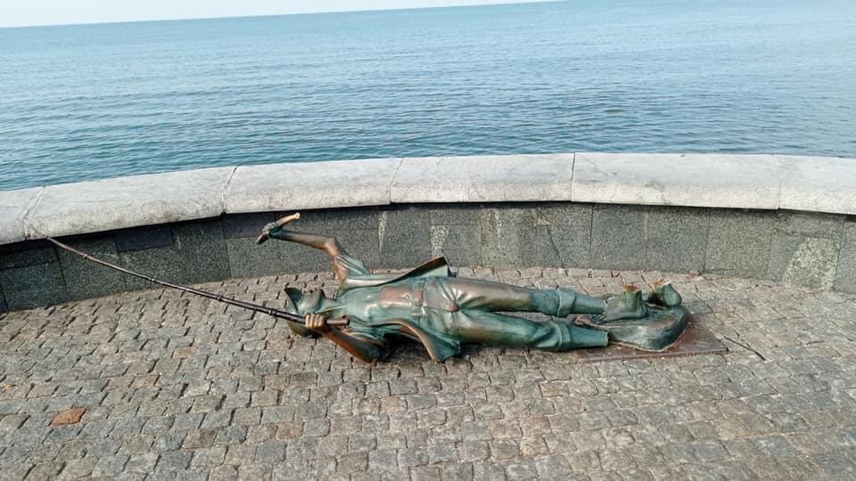 В Бердянске реанимировали разрушенный вандалами памятник «Рыбаку» (ФОТО)