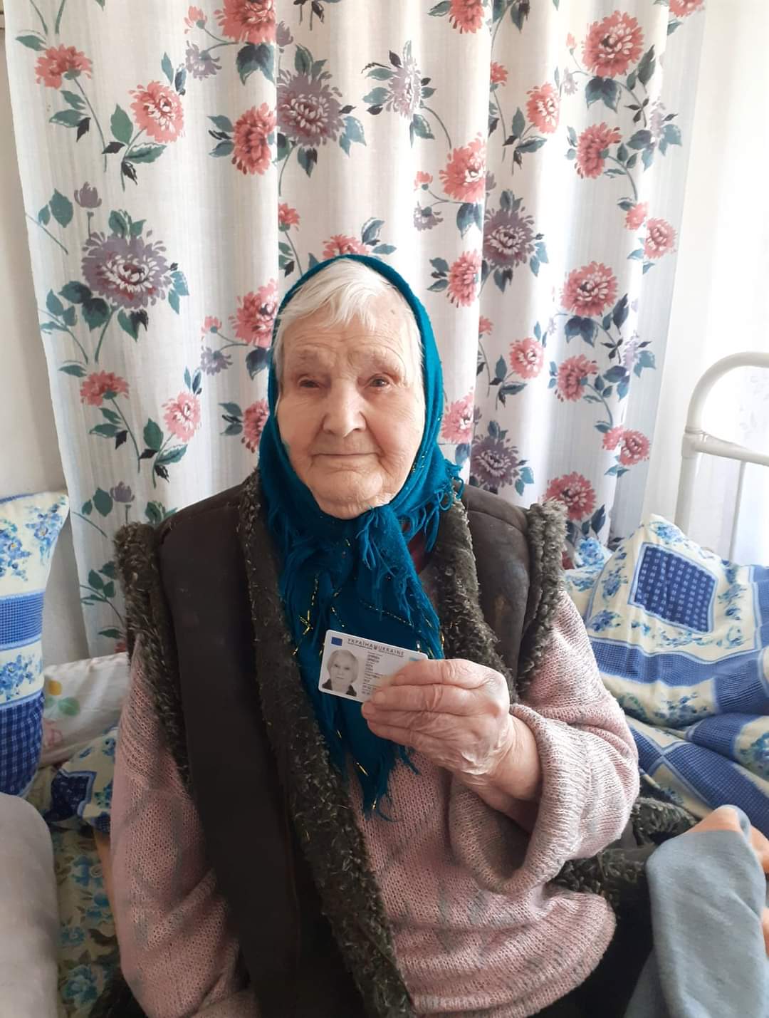 В Запорожской области 96-летняя пенсионерка получила ID-паспорт (ФОТО)