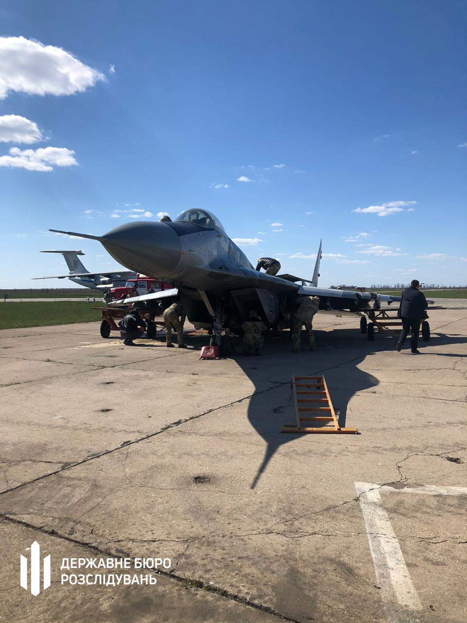 Аварийная посадка военного самолета в Мелитополе: суд продолжил срок расследования ( ФОТО)
