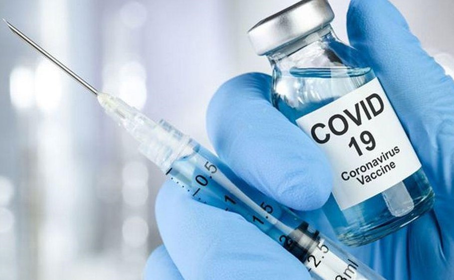 Запорожские медики, коммунальщики и местные чиновники должны привиться от COVID-19 до 31 января