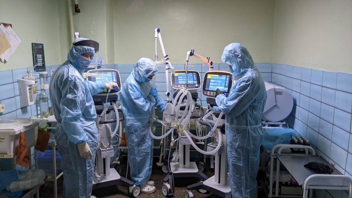 Запорожская городская больница получила 10 аппаратов ИВЛ (ФОТО)