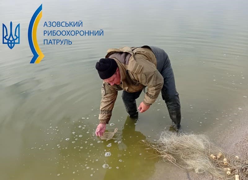 В Запорожской области неизвестный незаконно ловил рыбу лесковыми сетями (ФОТО)