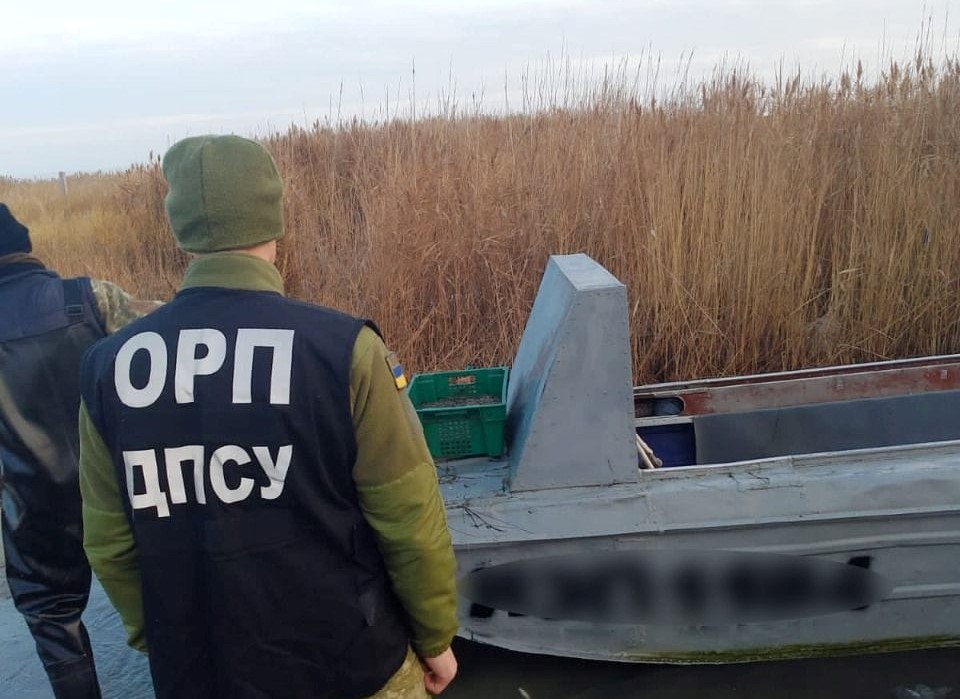 В Запорожской области браконьеры выловили креветки на 93 тысячи гривен (ФОТО)