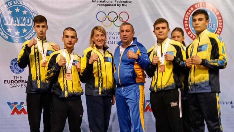 Запорожские кикбоксеры завоевали четыре награды чемпионата Европы