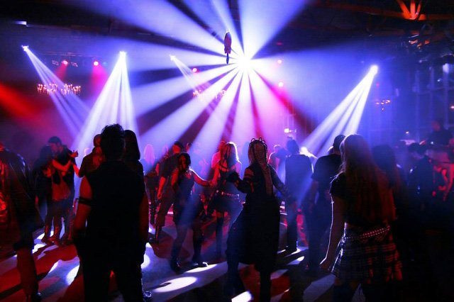 В Бердянске администраторы ночных клубов нарушили требования карантина (ВИДЕО)