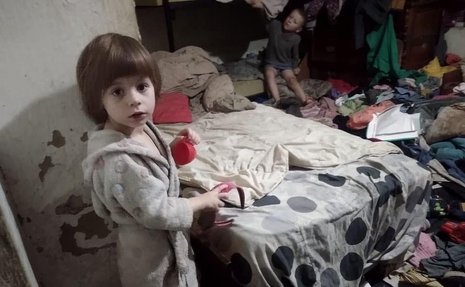 Антисанитария и пьющая мать: в Запорожской области из семьи изъято 5 детей в плохом состоянии (ФОТО)