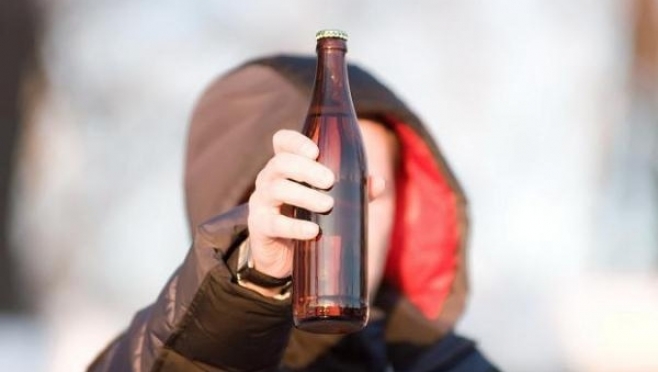 В Запорожской области женщину накажут за продажу “слабоалкоголки” подростку