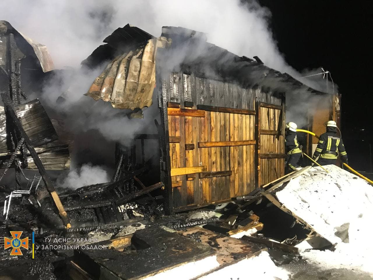 Пожар в кафе на запорожской Набережной ликвидировали 28 спасателей: подробности (ФОТО)
