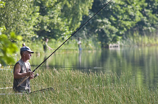 На территории Национального заповедника в Запорожье 8 человек ловили рыбу (ФОТО)