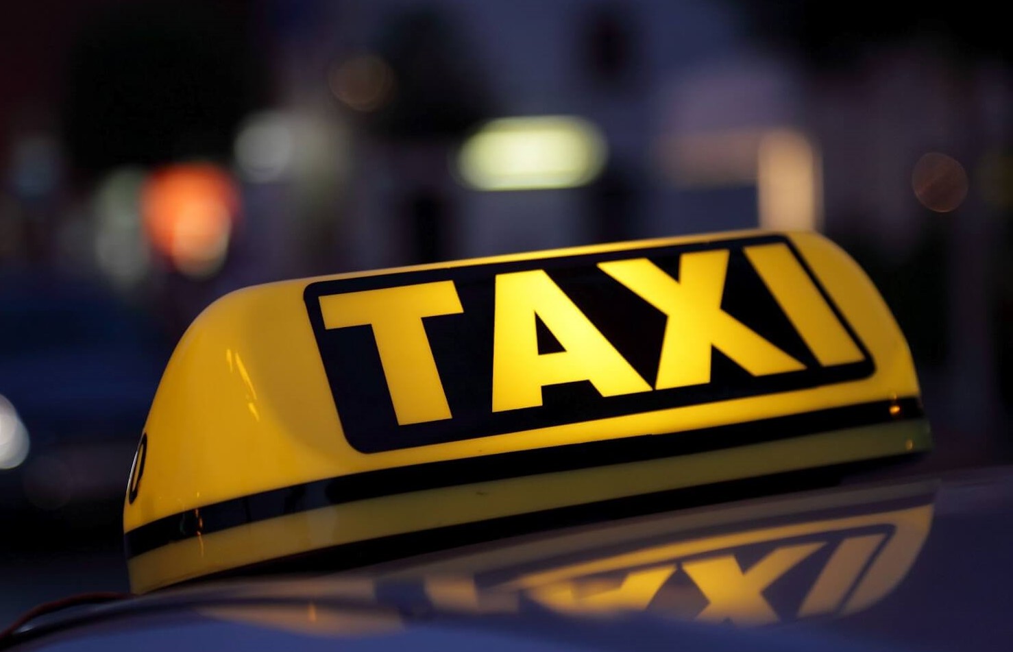 В Запорожской области полиция задержала двух нелегальных таксистов