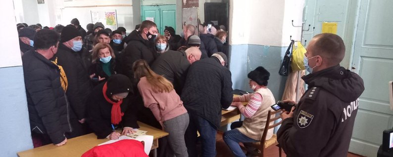В Приморске пытались начать процедуру отзыва мэра и нескольких депутатов (ФОТО)