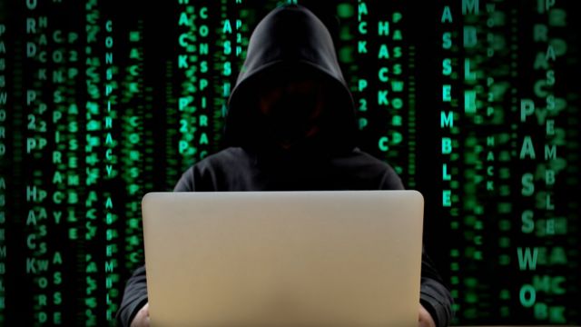 Приватбанк и Ощадбанк, сайты Минобороны и Вооруженных сил атаковали хакеры: подробности (ФОТО)