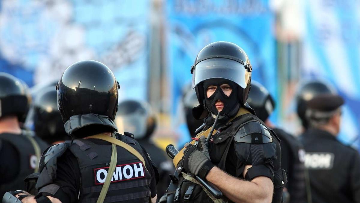 Російські окупанти привезли в Енергодар 600 омонівців