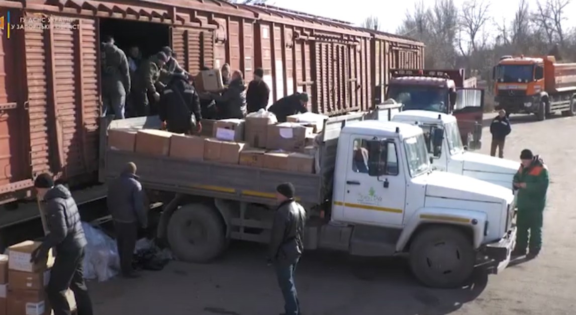 Запоріжжя отримало вісім вагонів гуманітарної допомоги з Західної України та країн Європи (ВІДЕО)