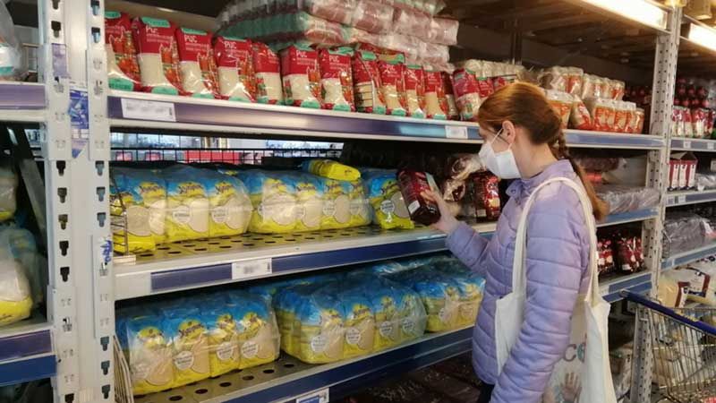 Хліб, гречка, газ, бензин: спеціалісти проводять моніторинг цін у Запорізькій області на соціально значущі товари