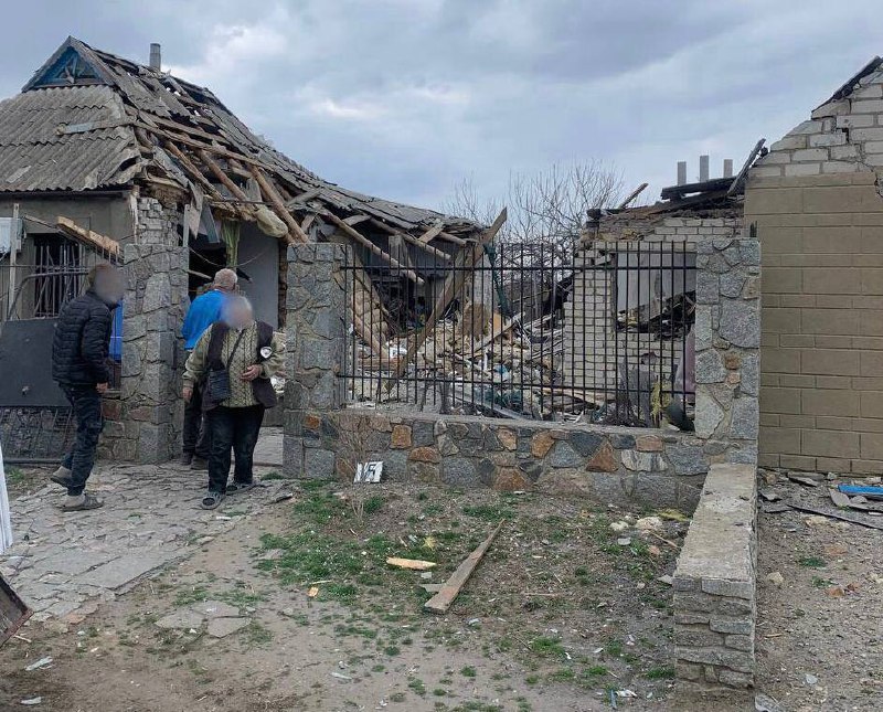 На Запоріжжі окупанти розстріляли селище забороненими касетними боєприпасами