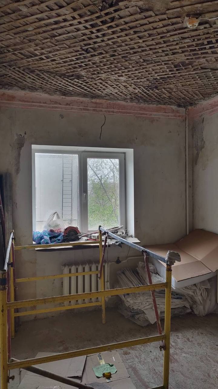 В запорожском доме, на крыше которого произошел пожар, началось восстановление квартир (ФОТО)