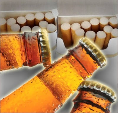 У Мелітополі російські військові на ринку продавали сигарети та пиво (ВИДЕО)