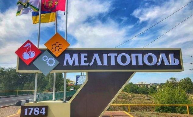 Окупанти перетворюють Мелітополь на військове місто, розміщуючи техніку серед житлових районів (ВІДЕО)