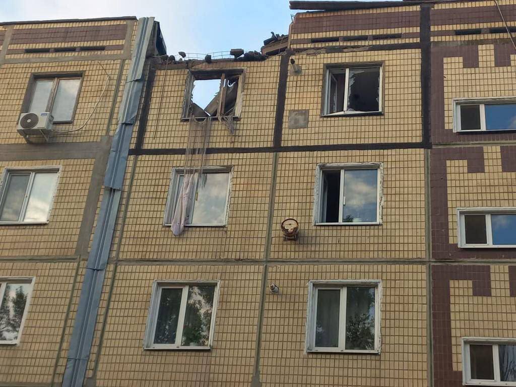 З території Запорізької АЕС ворог обстріляв Нікополь: ФОТО наслідків