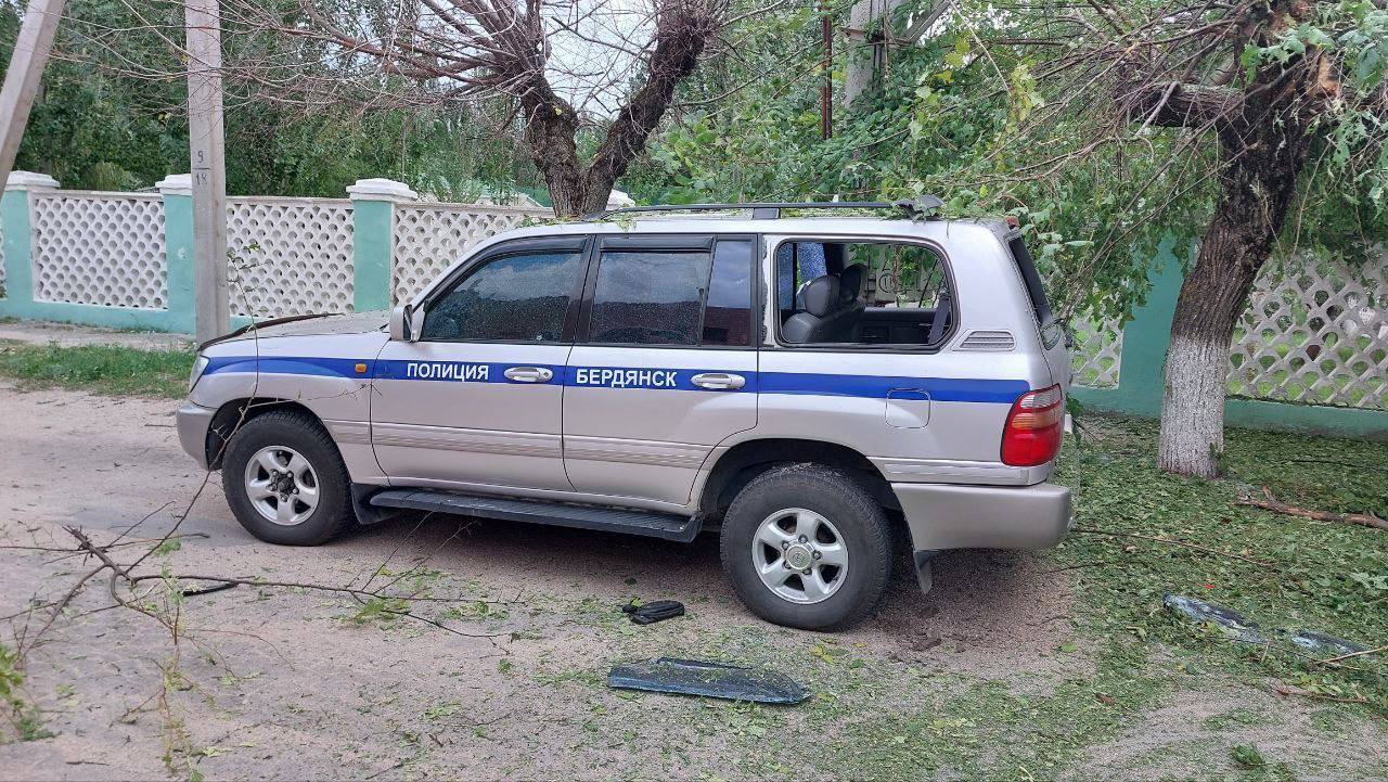 У Бердянську підірвали авто поліцейського-колаборанта: від отриманих травм він помер (ФОТО)