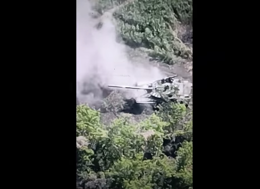 На Запоріжжі з першого пострілу захисники знищили танк окупантів (ВІДЕО)