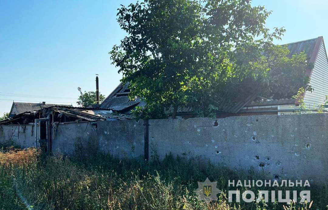 Пошкоджені ангари с зерном та зруйновані будинки – наслідки ворожого обстрілу Запорізької області (ФОТО)