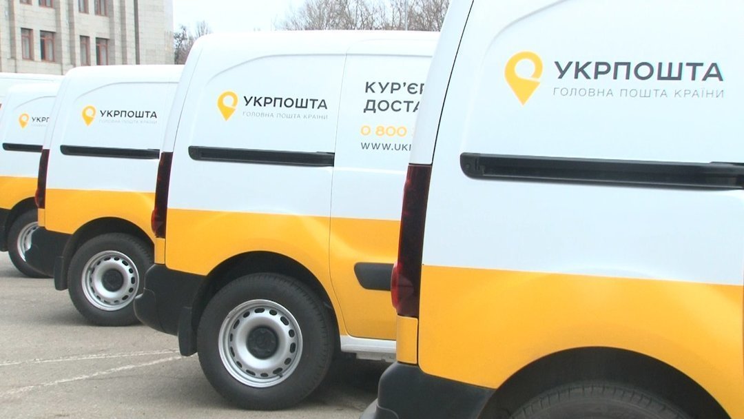 У Василівці на Запоріжжі колишній працівник Укрпошти передав окупантам автівки на 2,5 млн