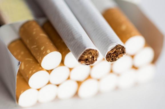 У Запоріжжі на стаціонарному посту виявили продавця цигарок без марок акцизного податку (ФОТО)