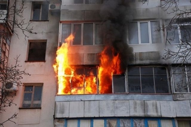 Рашисти вночі обстріляли Оріхів та село поблизу: горіло 6 квартир, є загиблі та постраждалі (ВІДЕО)