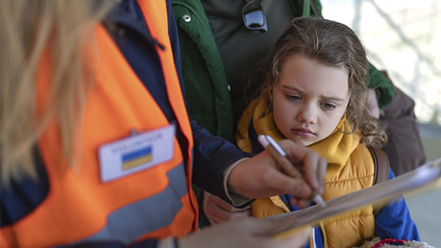 Із Запорізької області у безпечні місця перемістили понад тисячу дітей-сиріт