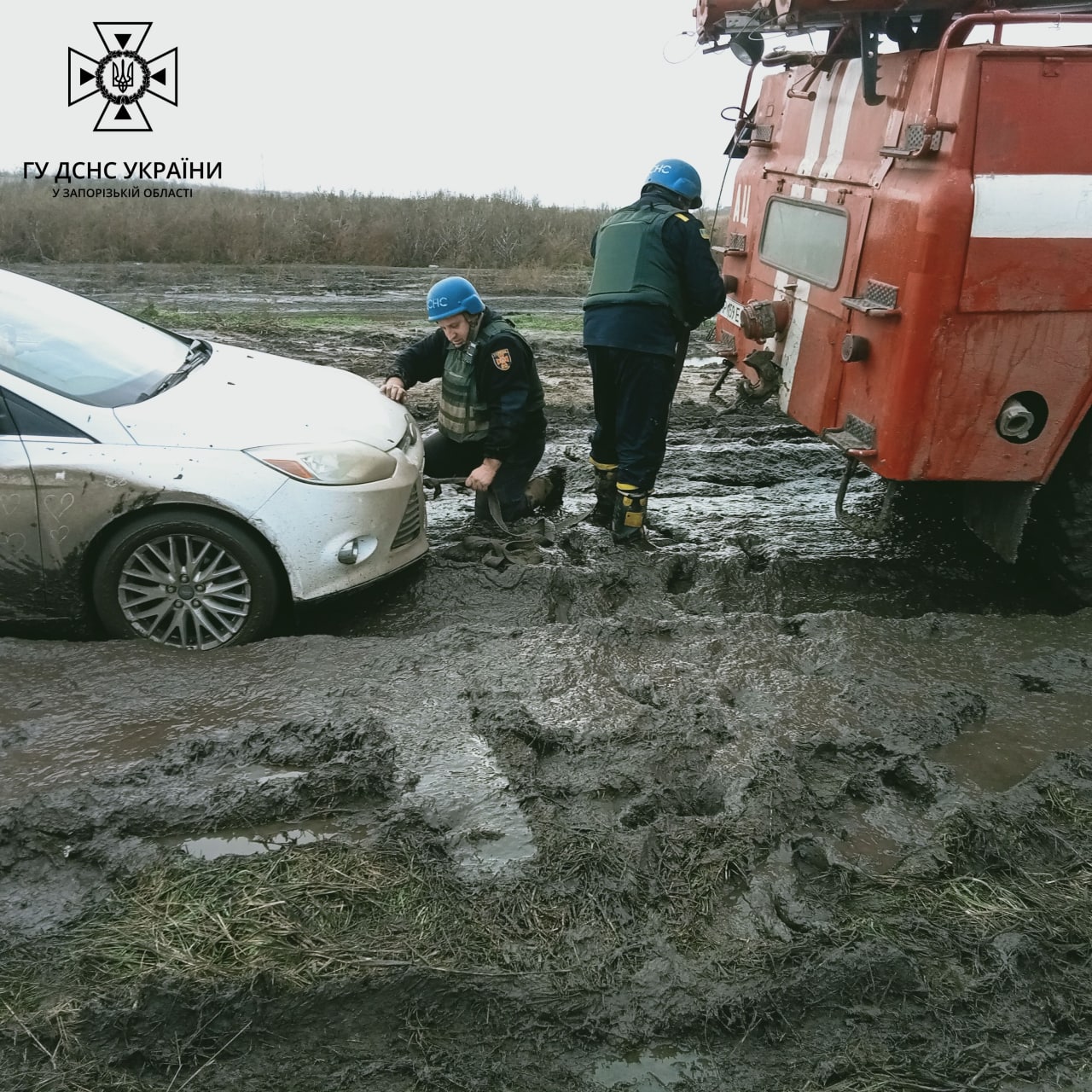 У Кам’янському на «Дорозі життя» рятувальники відбуксували 7 авто