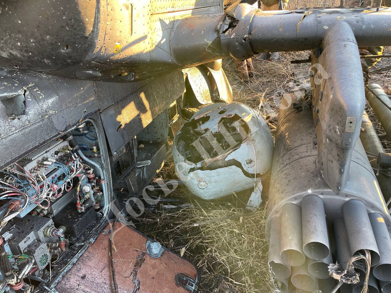 В Запорожской области оккупанты случайно сбили свой вертолет (фото)