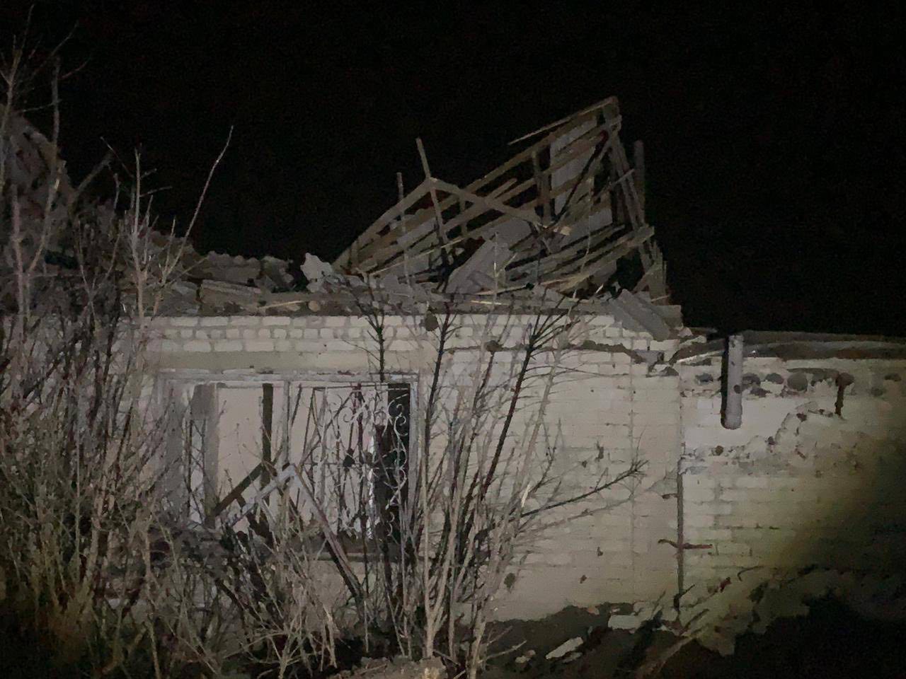Ворог вночі наніс удар по мирних територіях Запорізької області: зруйновано дахи і вибито шибки будівель (ФОТО)
