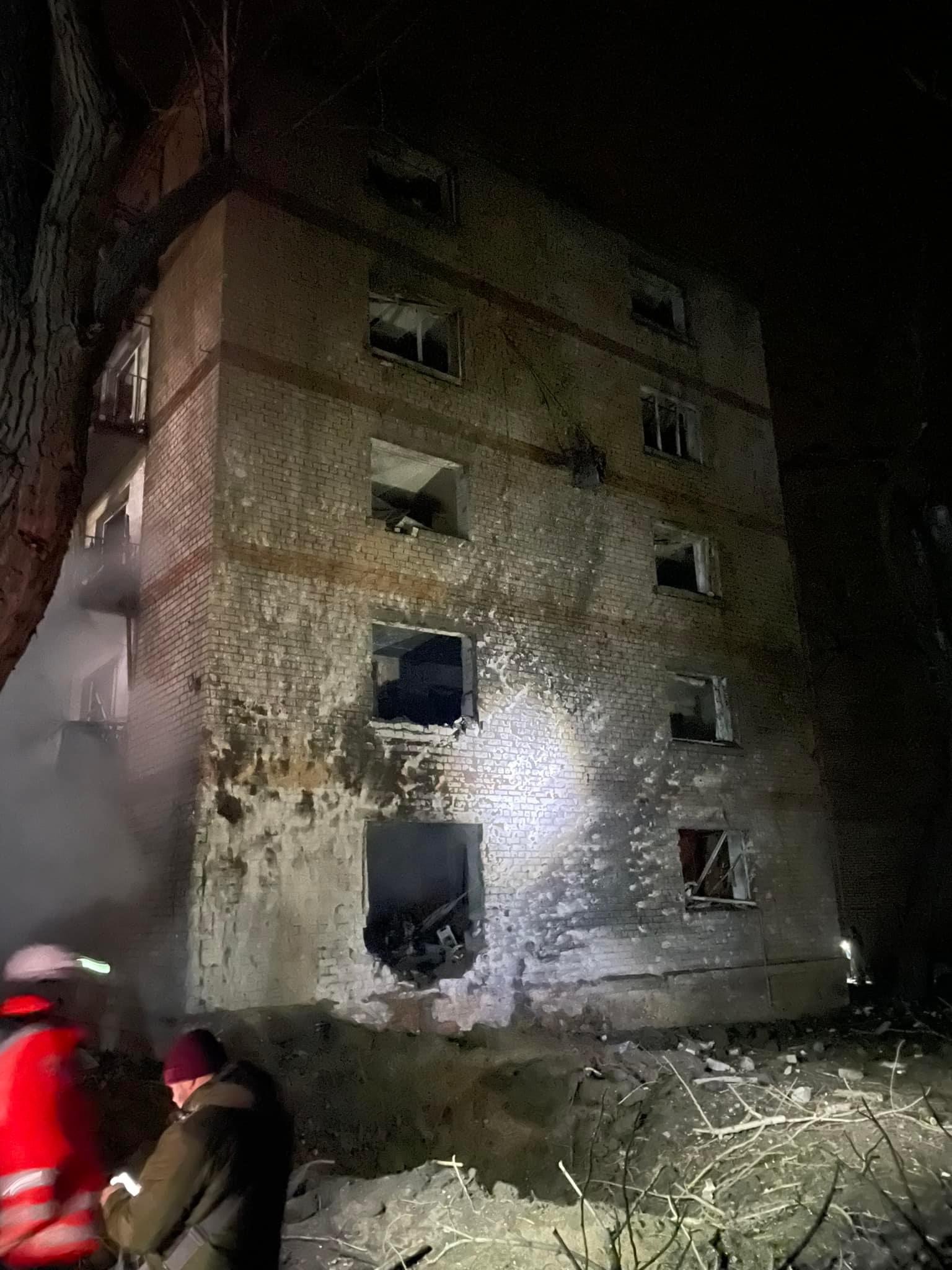 Вночі російська ракета влучила в будинок, де жили запорізькі волонтери (ФОТО)