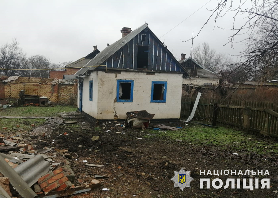 За сутки армія рф обстріляла понад 20 населених пунктів Запорізької області: ФОТО наслідків