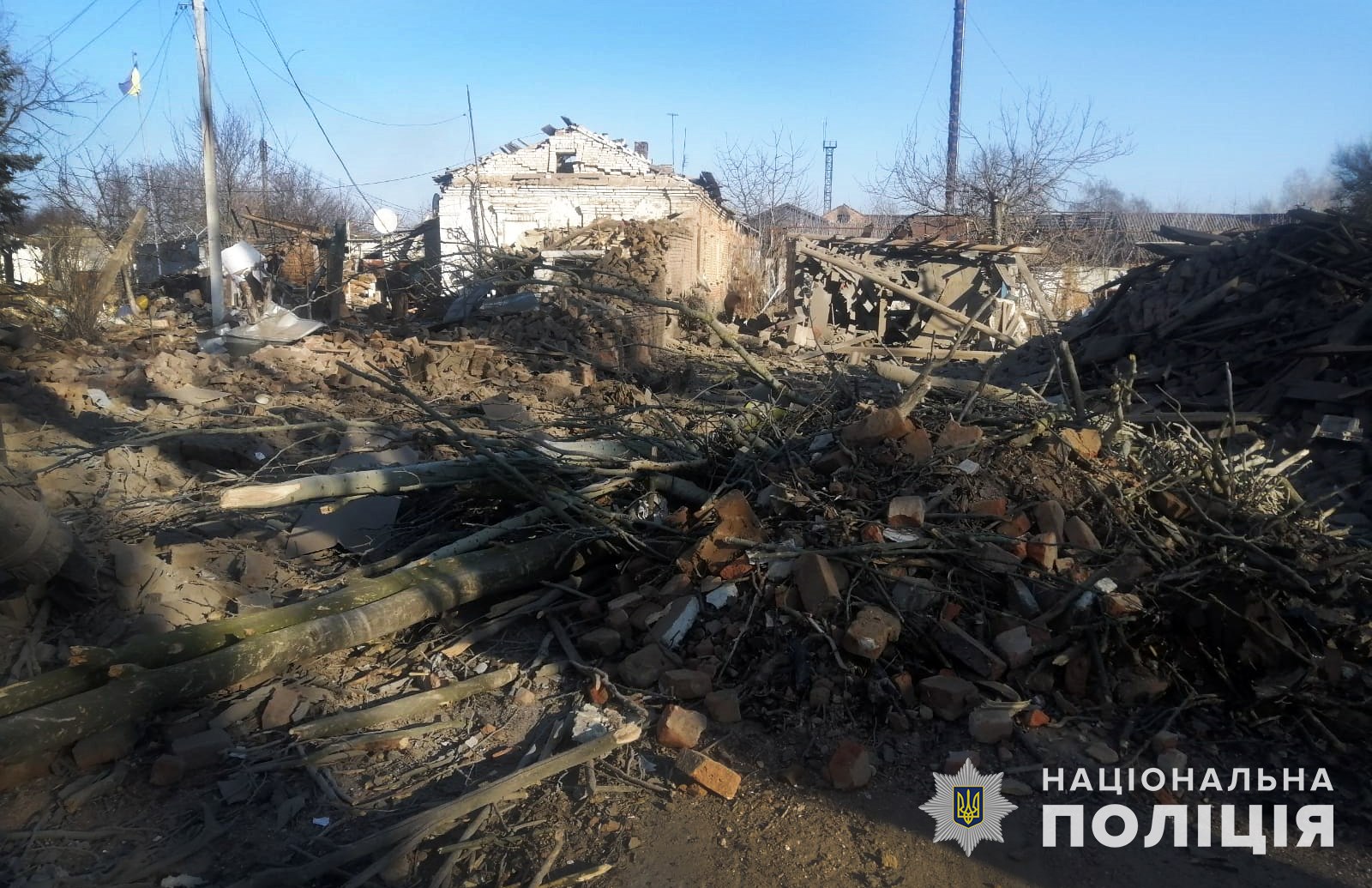 За добу на Запоріжжі в результаті обстрілів окупантів спалено будинки, потрощено дитсадок і ферму: місцеві отримали поранення (ФОТО)