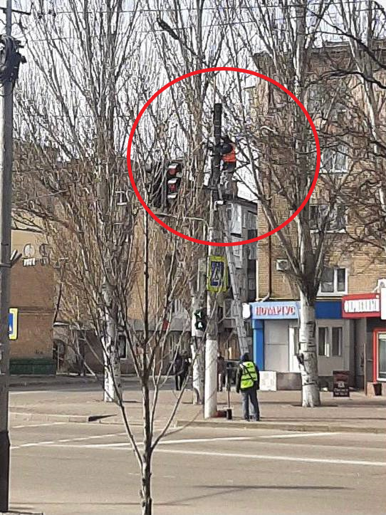 На Запоріжжі окупанти розвішують на стовпах відеокамери, щоб слідкувати за місцевими, – Іван Федоров (ВІДЕО)